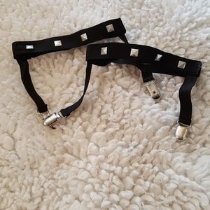 NWOT Studded leg garter